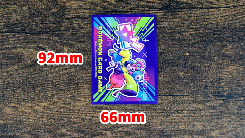 ポケモンカードゲーム デッキシールド「ドンナモンジャTV」　商品　パッケージ　スリーブ　キャラクタースリーブ　公式　サイズ　大きさ
